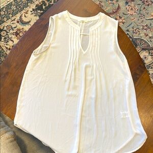 Pleione White Sleeveless Pleated Blouse